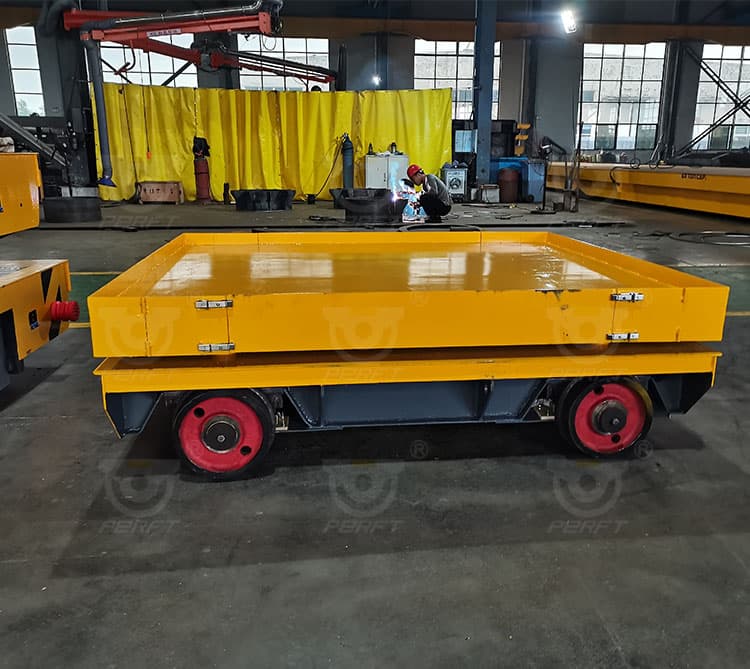 battery-powered type of rail flat car